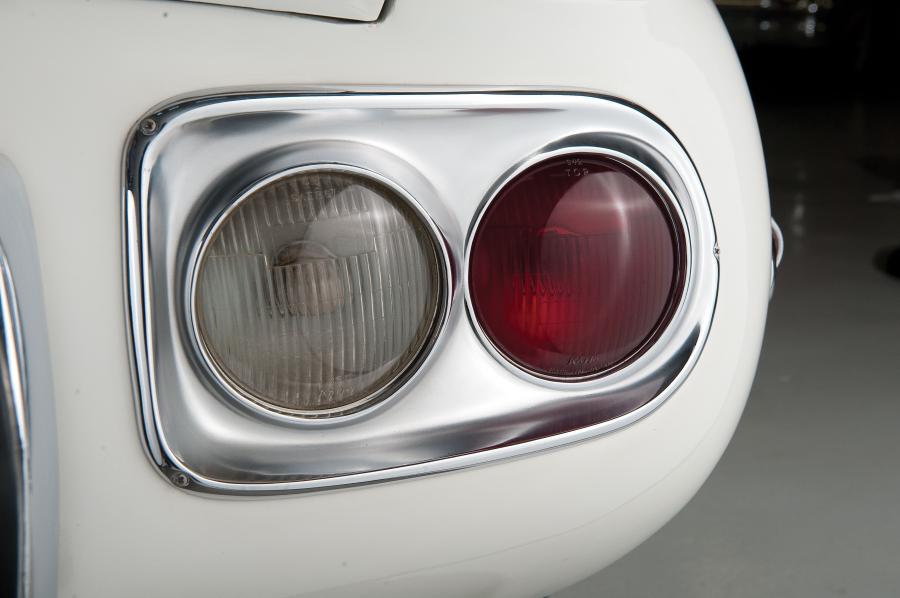  Toyota 2000GT Targa 1967 года  (фото 9 из 15)